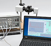 <p>DUAL-PAM-100 control unit (left) with near infrared emitter head and P700/fluorescence detector head connected to an optical unit type ED-101US/MD.</p>