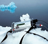 Studying brown algal photosynthesis in icy waters using the DIVING-PAM Underwater Fluorometer.