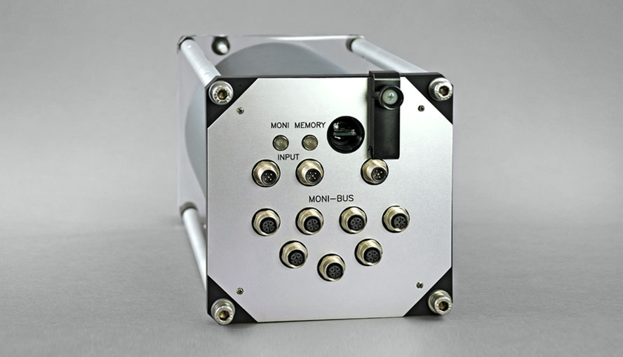 Data Acquisition System MONI-DA: Rear face showing the slot for a microSD card, sockets for input, auxiliary devices as well as for RS485 lines of measuring units MONI-HEAD/485.