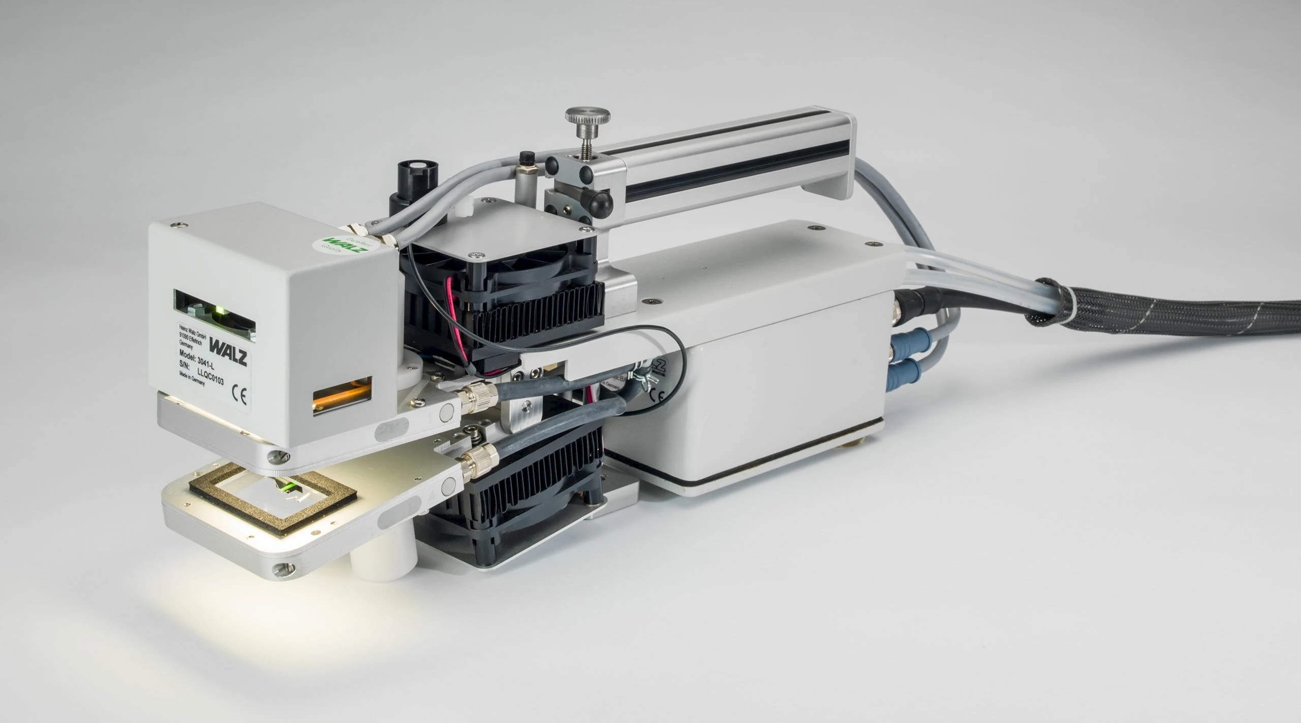 Standard Measuring Head 3010-S with with LED Light Source 3041-L. 