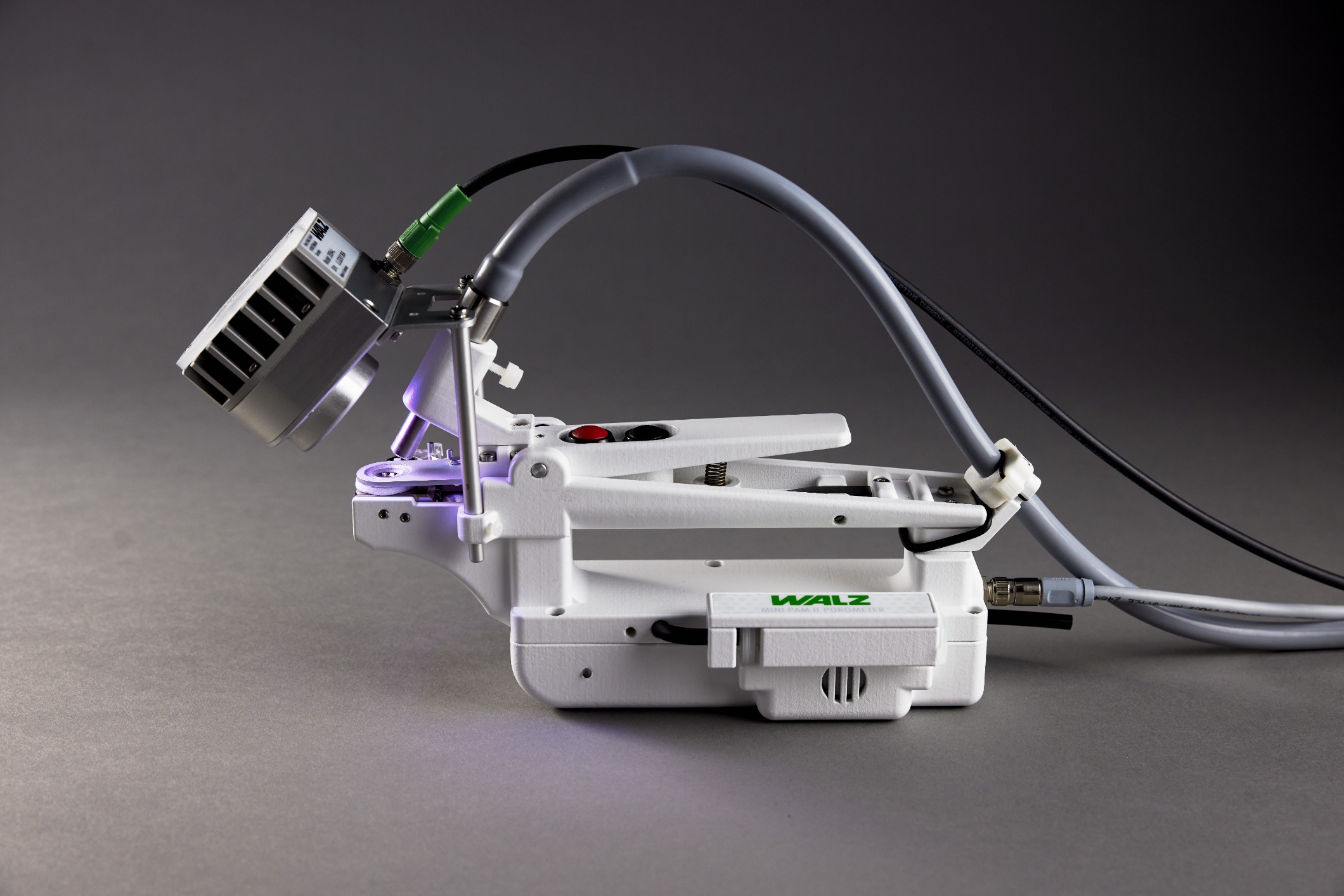 POROMETER combined with the 2054-L external light source which complements the internal actinic light of MINI-PAM-II fluorometers