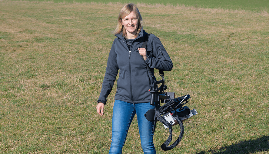 MOBILE version put on the shoulder.