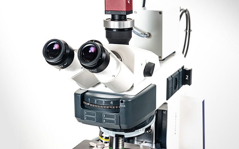 Detail of M-Series MICROSCOPY version with IMAG-K6 camera and IMAG‐RBG lamp on a Zeiss Axioscope 5 microscope.