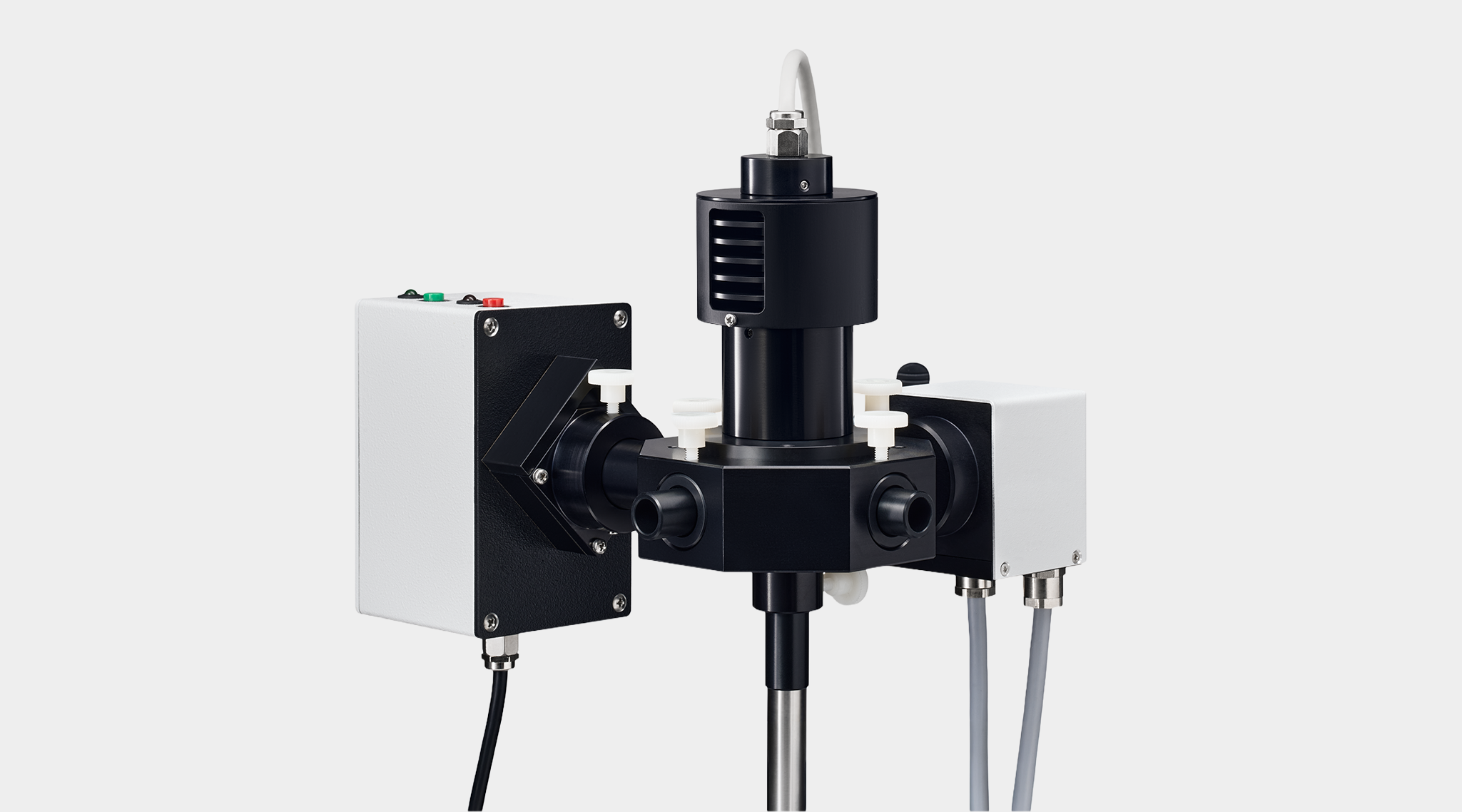 Temperature Control Unit US-T and the Miniature Magnetic Stirrer PHYTO-MS mounted on the optical unit.