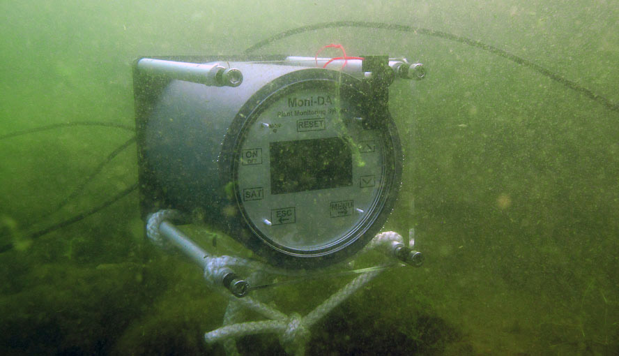 MONI-DA/S data acquisition unit on site (Limnological research base of the Technical University of Munich, headed by Prof. A. Melzer). See also Examples of Application.