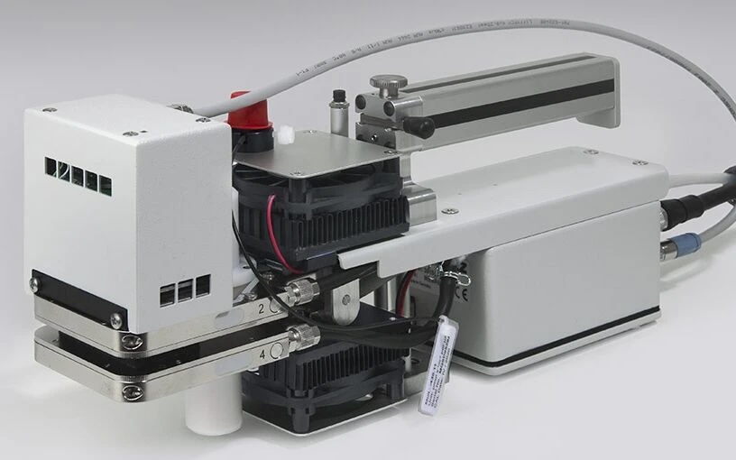 LED-Array/PAM-Fluorometer 3057-FL connected to the Standard Measuring Head 3010-S. 